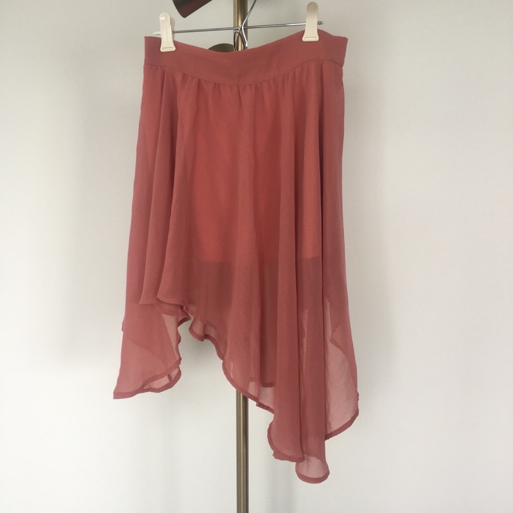 Asymmetrical skirt